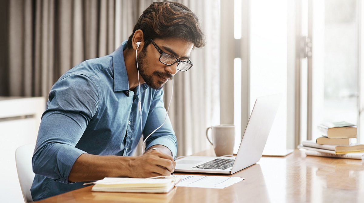 Man practices German for 20 minutes a day.