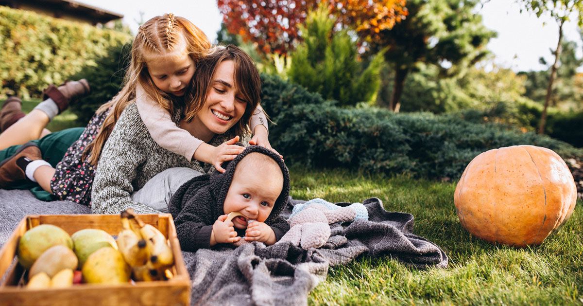 Family spending time together for Thanksgiving.
