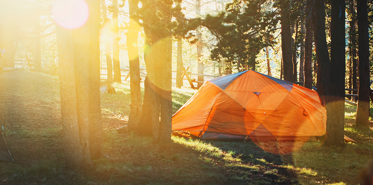 Camping on a  beautiful sunny morning is the perfect weather in French.