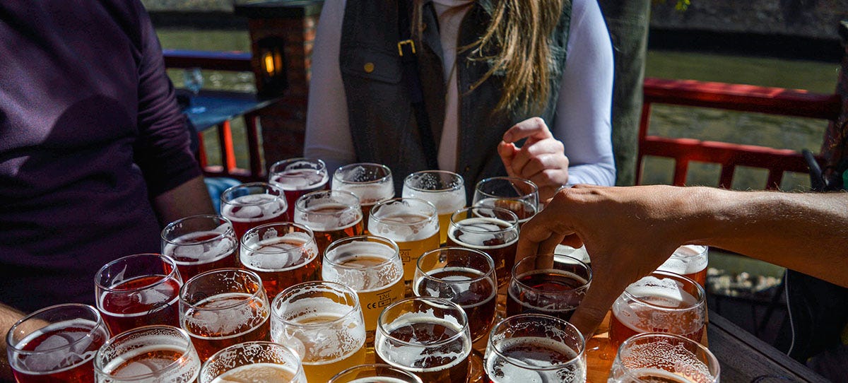 Try a beer tasting paddle to sample beer in Spanish.