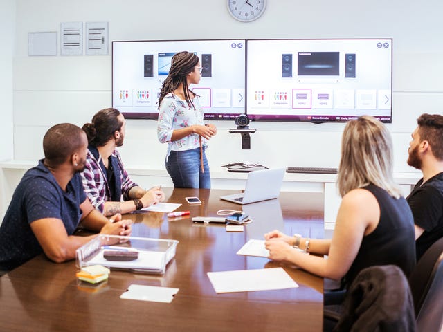 People in corporate language training