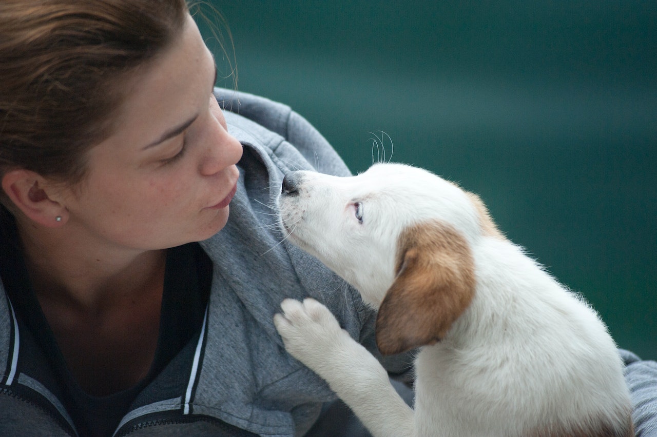 This lovely lady airkissing her puppy has plenty of nicknames in Italian for it and other pets..