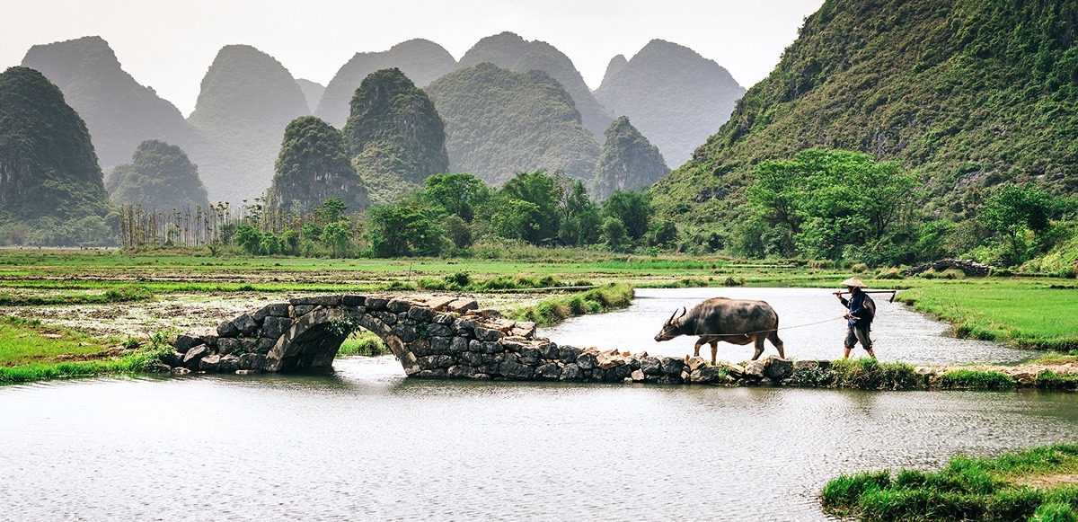 Yangshuo, a county and resort town in southern China’s Guangxi region, is known for its dramatic karst mountain landscape and outdoor recreation.