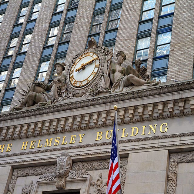 800px-USA-NYC-The_Helmsley_Building1.jpg