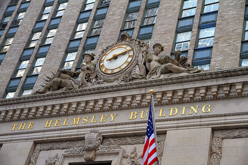Historic Helmsley Building in New York City, home to Berlitz language school, representing tradition and global communication excellence.