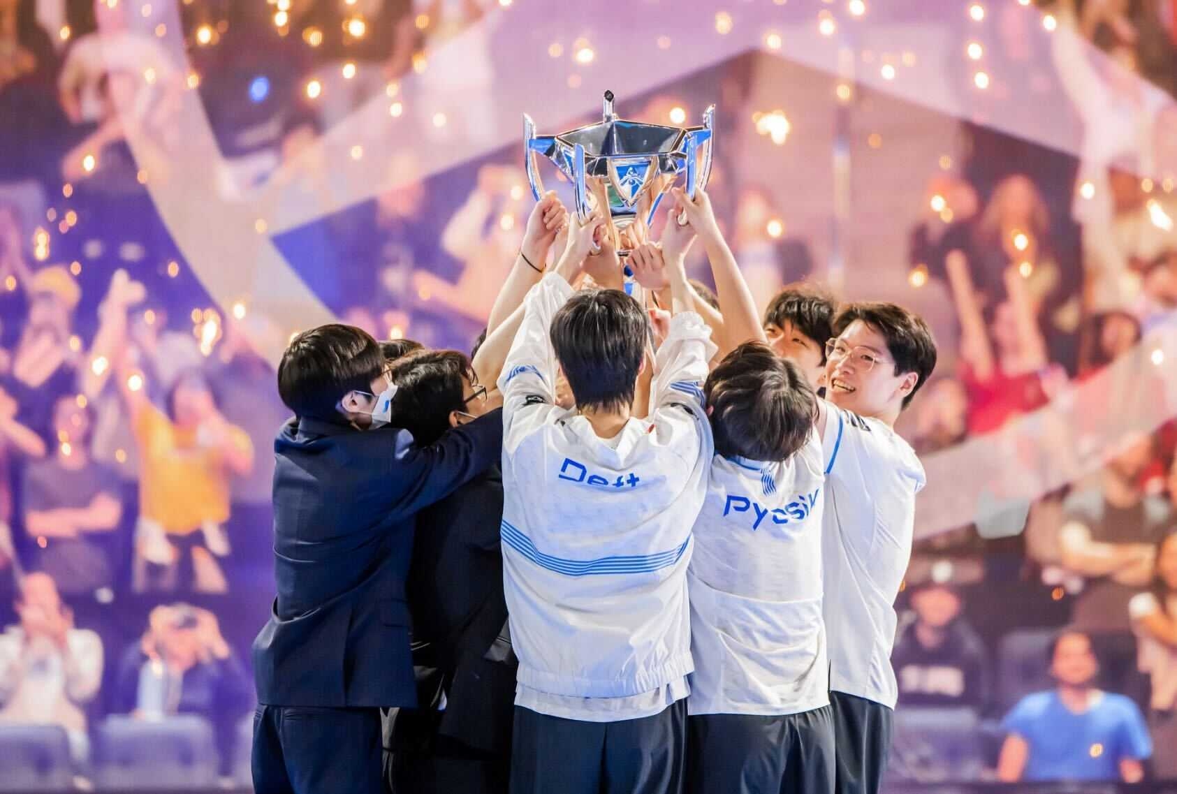 Esports superstar Faker's team wins trophy at the League of Legends World  Championship