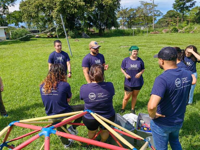 hogar-posada-belen-volunteer-work-768x576.jpg