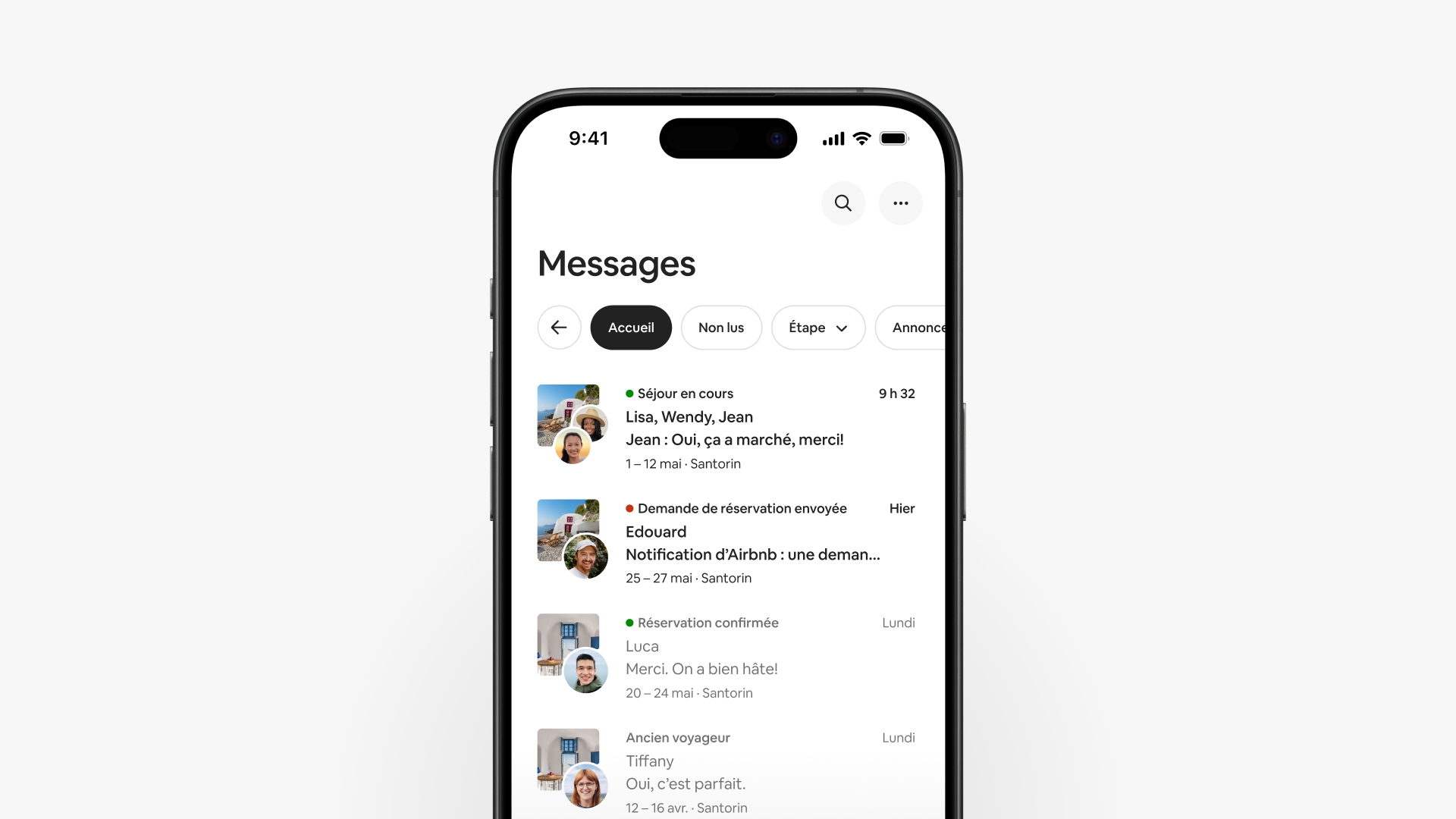 Un écran de l'appli Airbnb affiche la sélection du bouton Hôte dans l'onglet Messages pour filtrer les messages selon leur type.