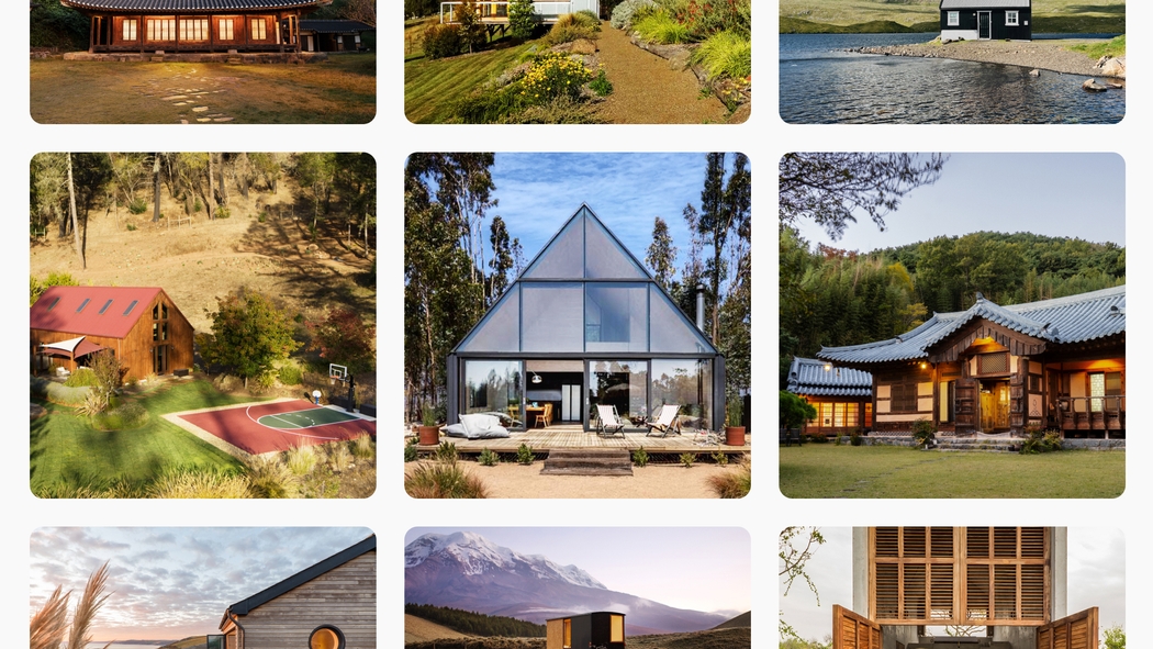 Bilder av ni utleiesteder i forskjellige Airbnb-kategorier er plassert i et rutenett, med et A-rammehus i midten.