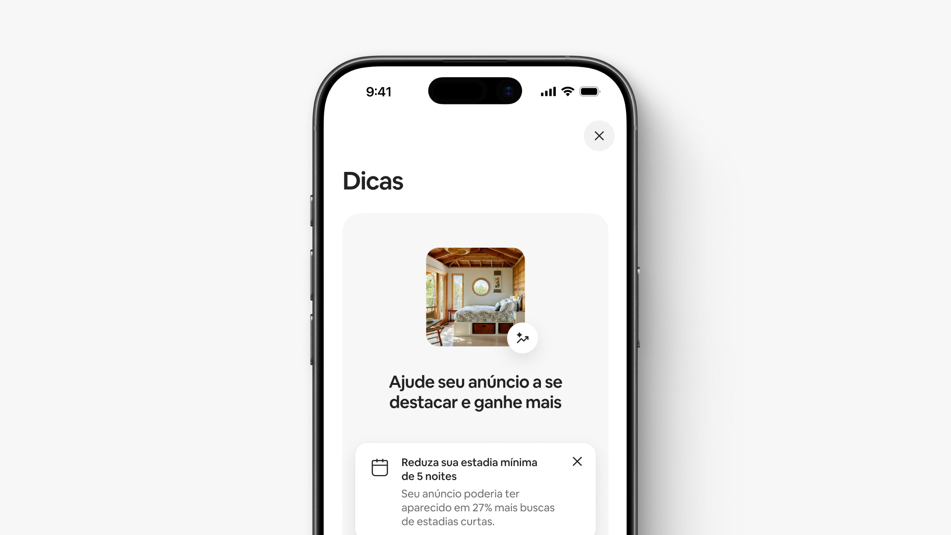 Uma captura de ecrã mostra uma sugestão no calendário de um anfitrião, que lhe recomenda reduzir a estadia mínima de 5 noites.