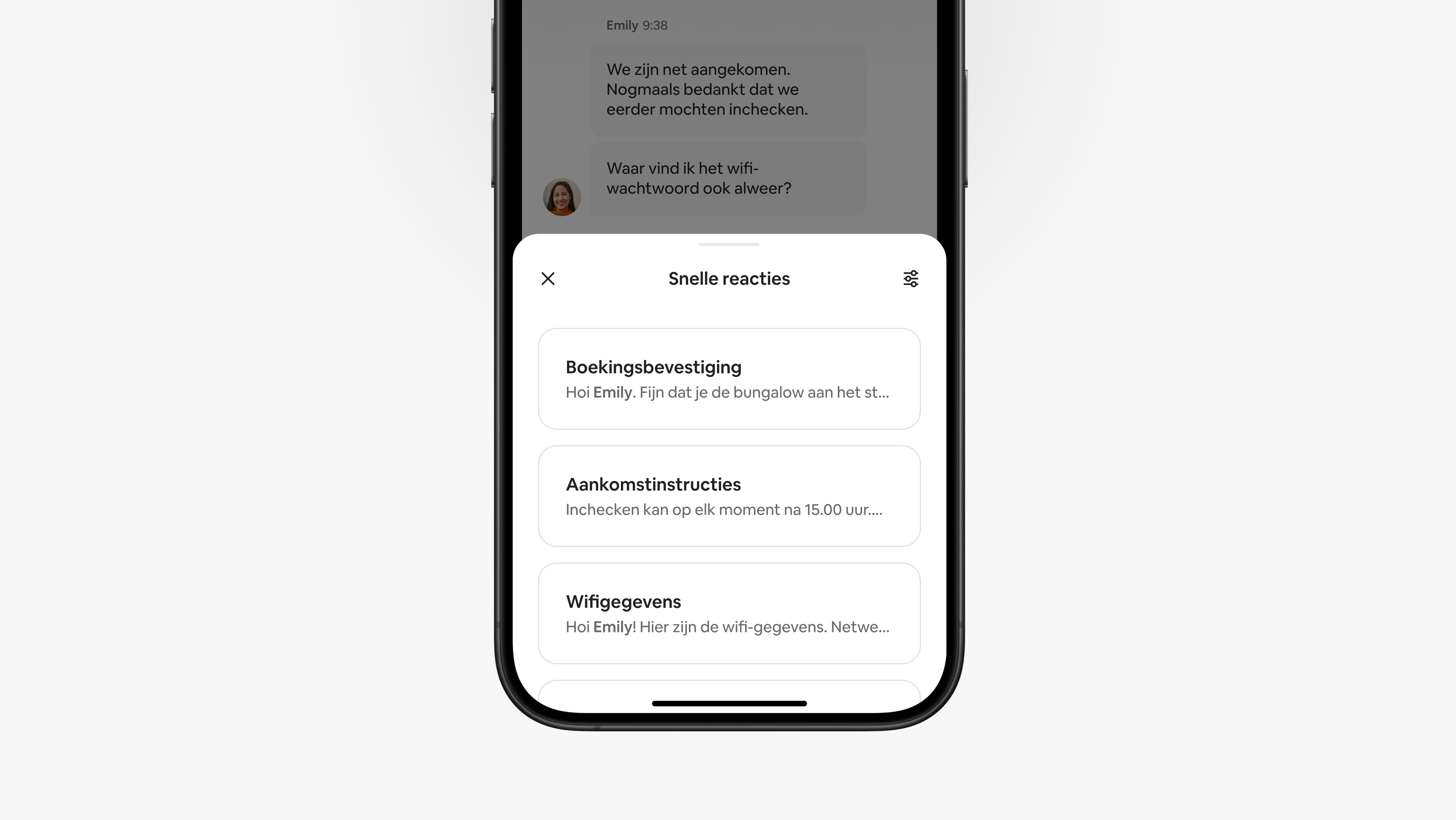 Een scherm in de Airbnb-app met een menu met snelle reacties die een host kan gebruiken om tijdens een gesprek op een gast te reageren.