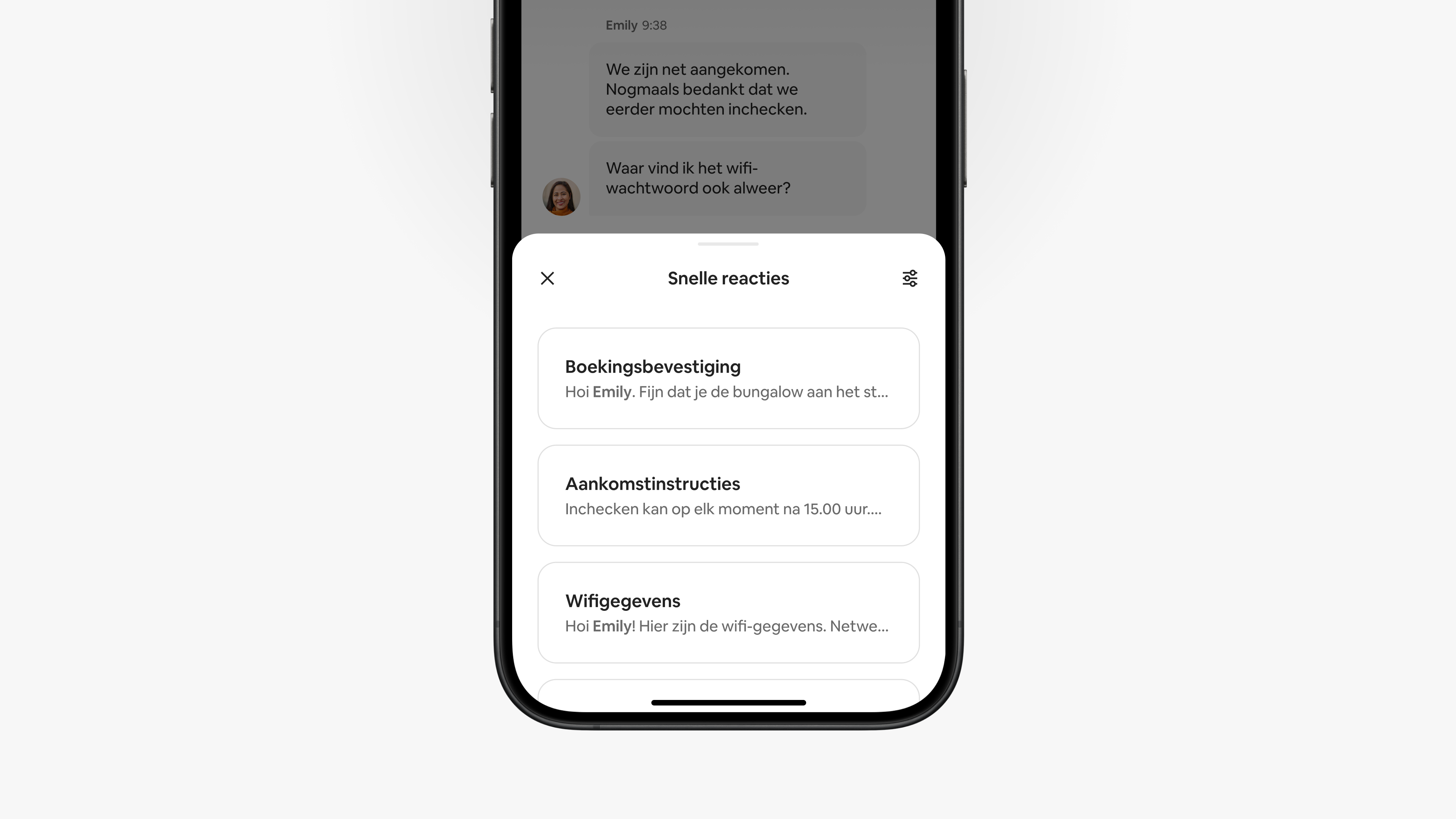 Een scherm in de Airbnb-app met een menu met snelle reacties die een host kan gebruiken om tijdens een gesprek op een gast te reageren.