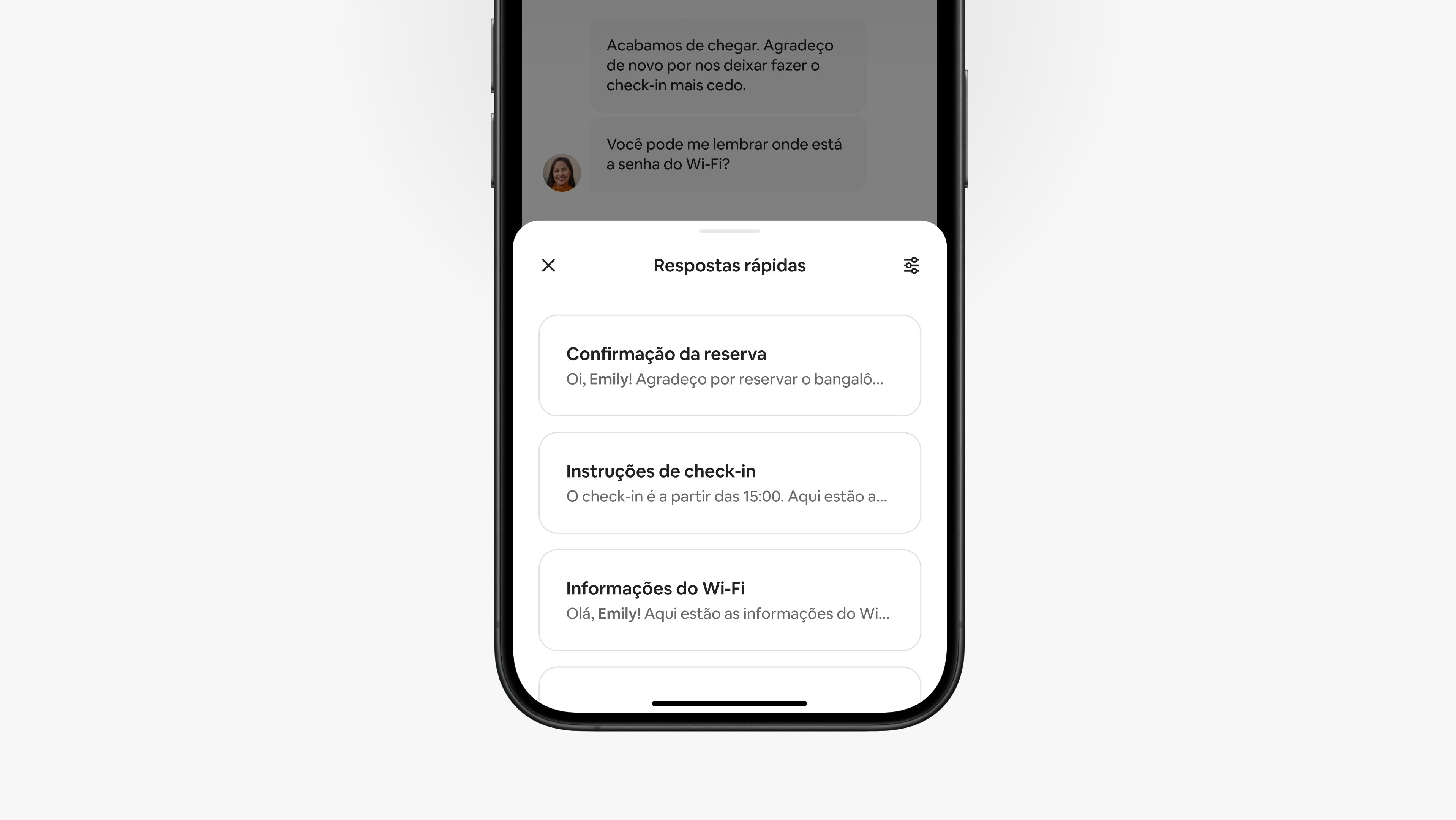 Uma tela no aplicativo do Airbnb mostra um menu de respostas rápidas que um anfitrião pode usar para responder a um hóspede durante a conversa.