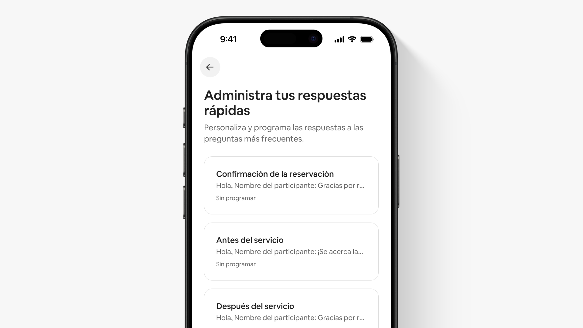 Una pantalla parcial en la aplicación, titulada “Administrar respuestas rápidas”, muestra una lista de 3 plantillas de mensajes escritas previamente.