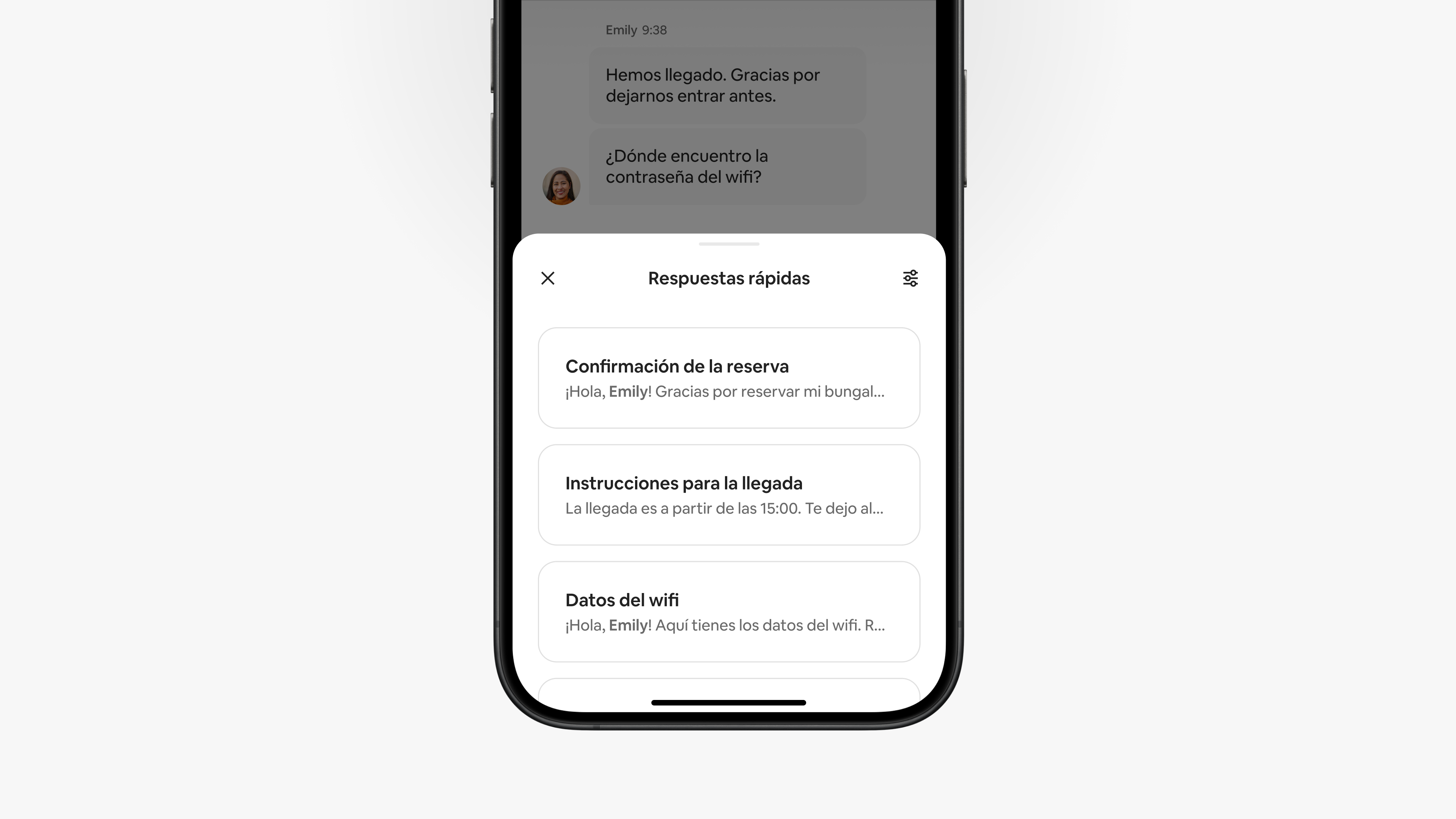 Una pantalla en la aplicación de Airbnb muestra un menú de respuestas rápidas que un anfitrión puede usar para contestar a un viajero durante su conversación.