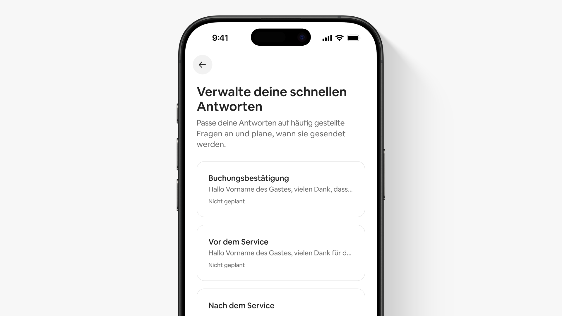 Ein Teil eines Bildschirms in der App mit dem Titel „Verwalte schnelle Antworten“ zeigt eine Liste mit drei vorformulierten Nachrichtenvorlagen.