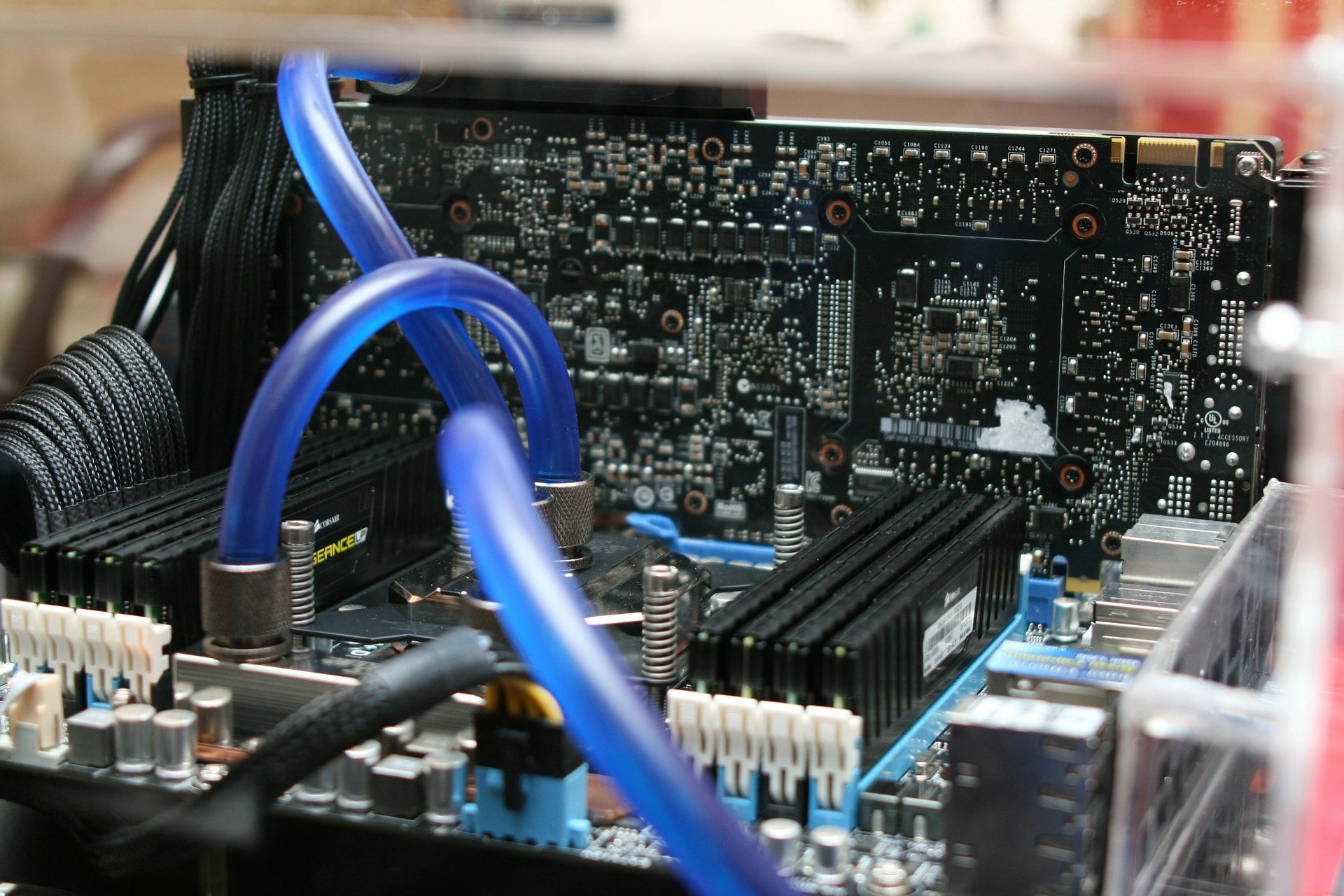 motherboard-386669_1920.jpg