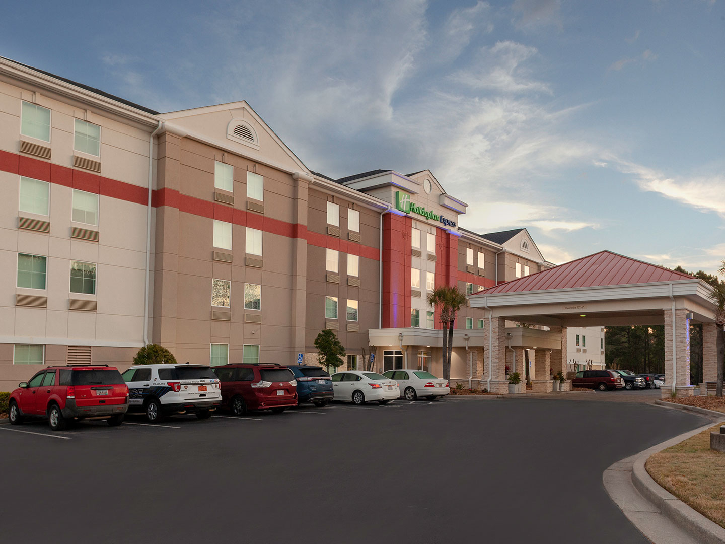 Holiday Inn Express Myrtle Beach - Broadway@The Bch