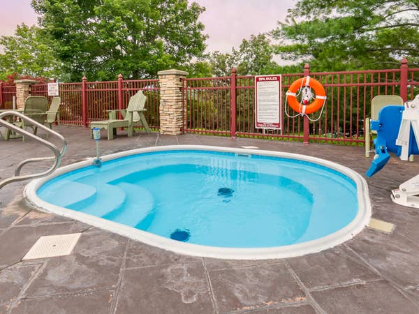 Outdoor hot tub at Holiday Hills Resort in Branson, Missouri