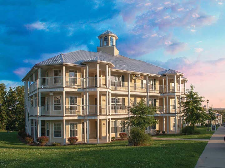 Holiday Hills Resort exterior building in Branson, Missouri.