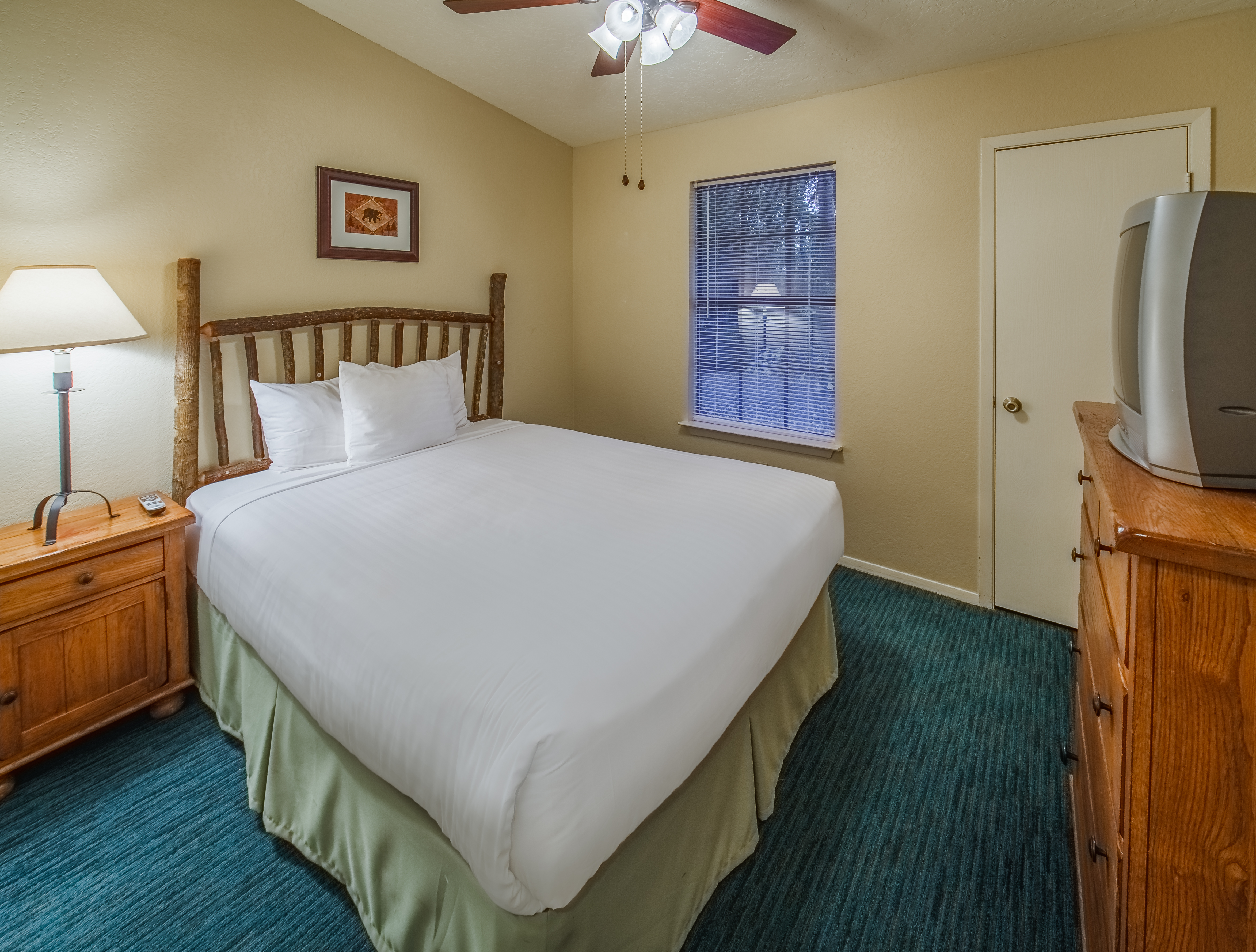 Condo Cabin A at Holly Lake Resort, Holly Lake Ranch, Texas