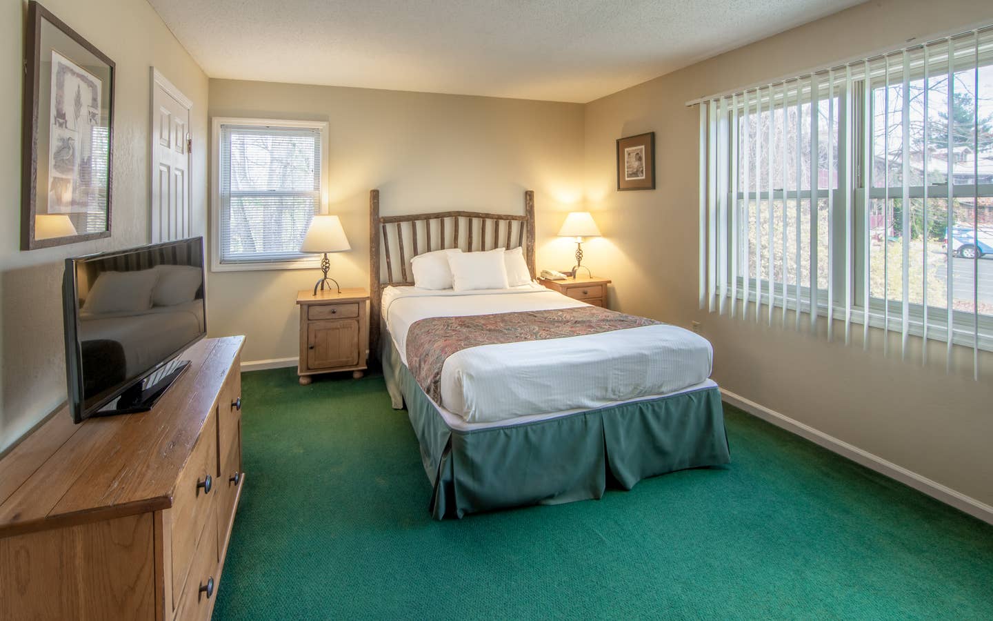 Bedroom in a Suite at Oak n' Spruce Resort in South Lee, Massachusetts