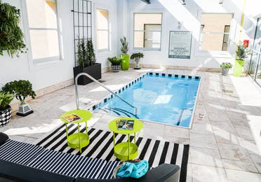 Rooftop dipping pool at New Orleans Resort in Louisiana.