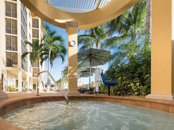 Hot tub at Sunset Cove Resort