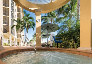 Hot tub at Sunset Cove Resort