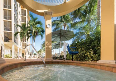 Hot tub at Sunset Cove Resort