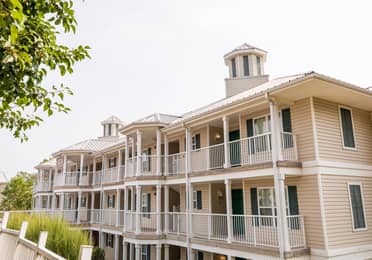Property building at Fox River Resort in Sheridan, Illinois.