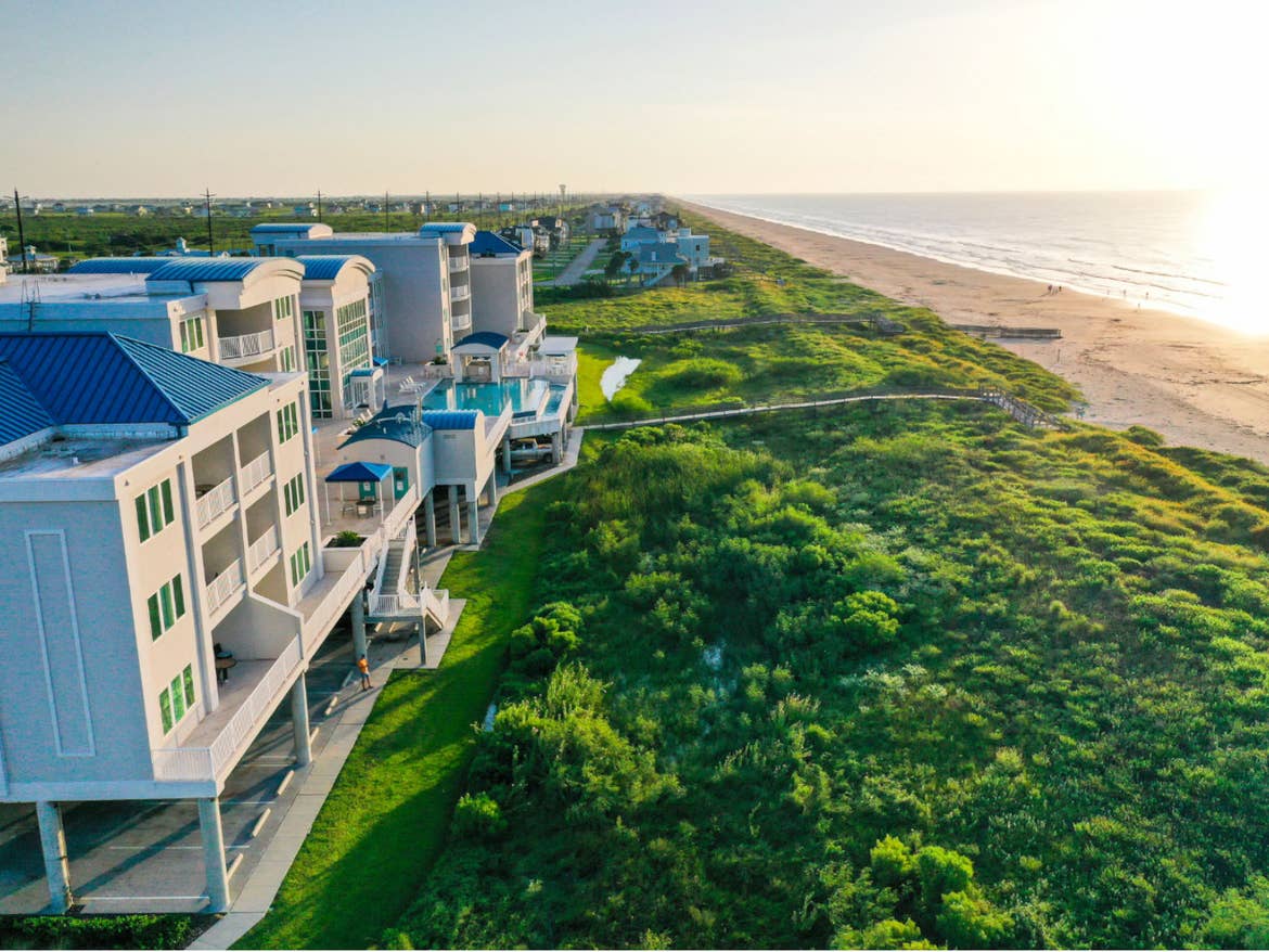 Galveston-Exterior-1440x1080.jpg
