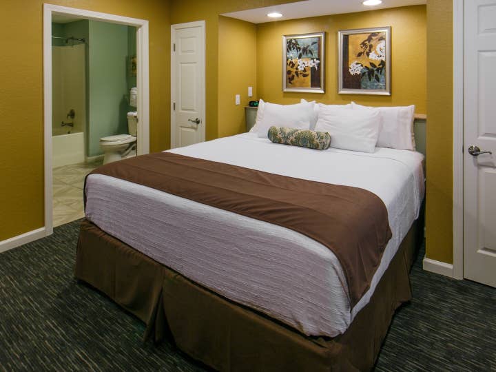 Bedroom at Orlando Breeze Resort in Florida.