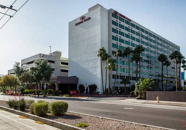 Crowne Plaza Phoenix Airport - PHX