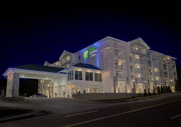 Holiday Inn Express & Suites Pigeon Forge - Sevierville