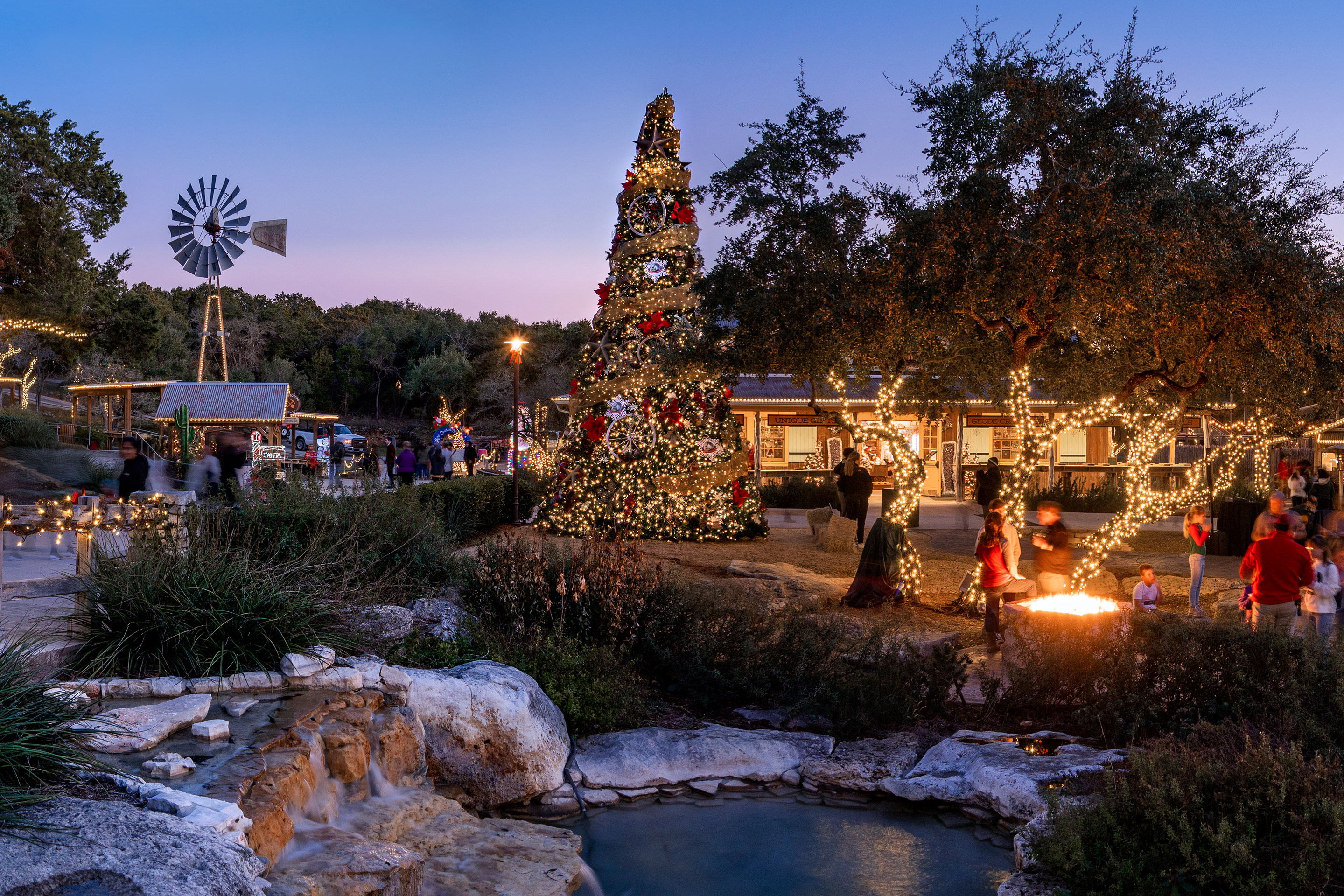 Cowboy Christmas 2022 Vacation Texas Hill Country: Top 7 Things To Do During The Holidays |  Holidayinnclub.com