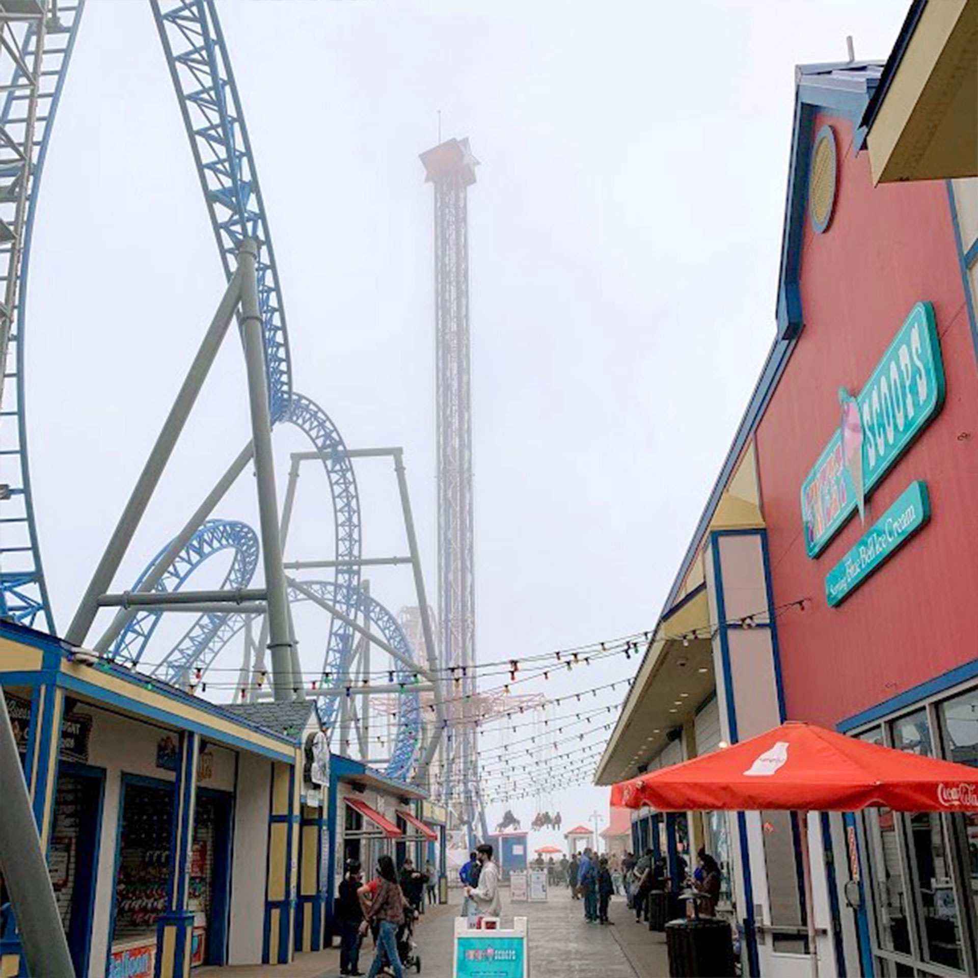 The attractions of Paradie Pier in Galveston, Tx.
