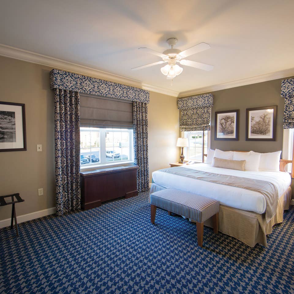 Master bedroom in a one-bedroom villa at Williamsburg Resort
