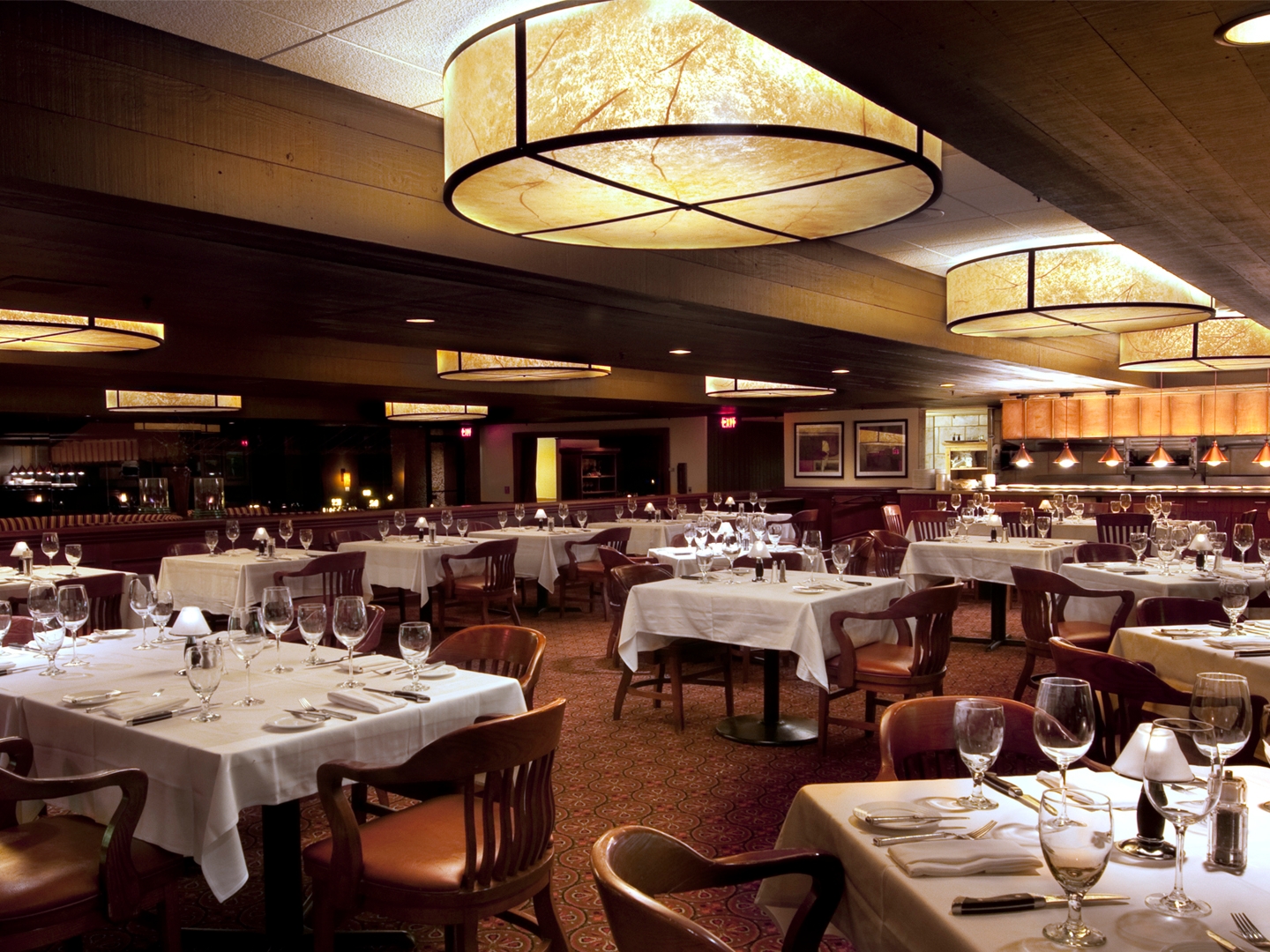 Indoor seating at Geneva ChopHouse at Lake Geneva Resort in Wisconsin.