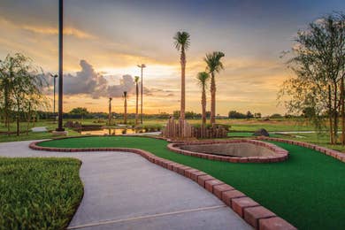 Mini golf at Orlando Breeze Resort