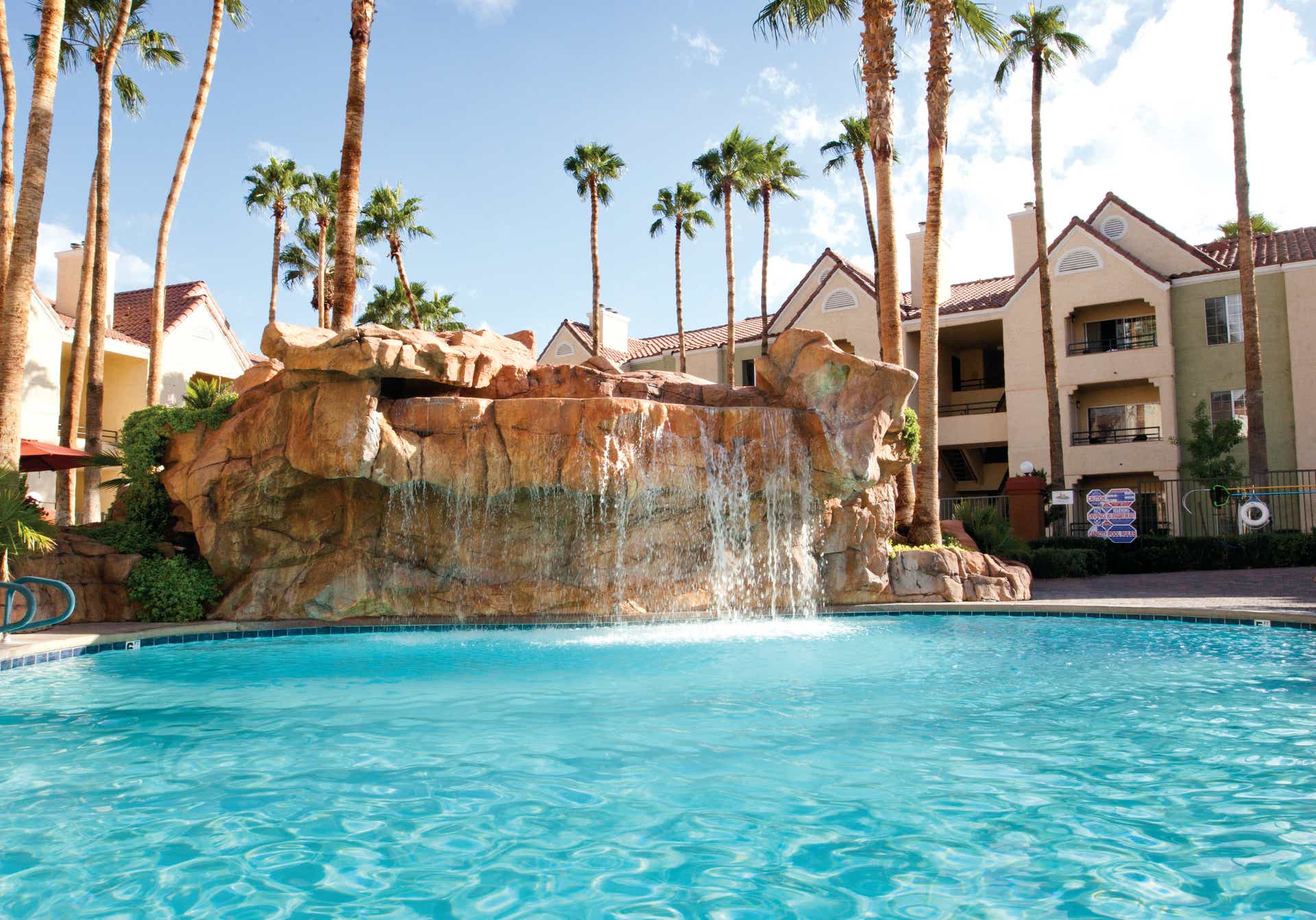 Desert Club Resort Pictures | HolidayInnClub.com