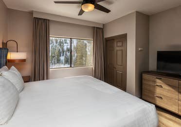Bedroom in a Ridge Pointe villa at Tahoe Ridge Resort