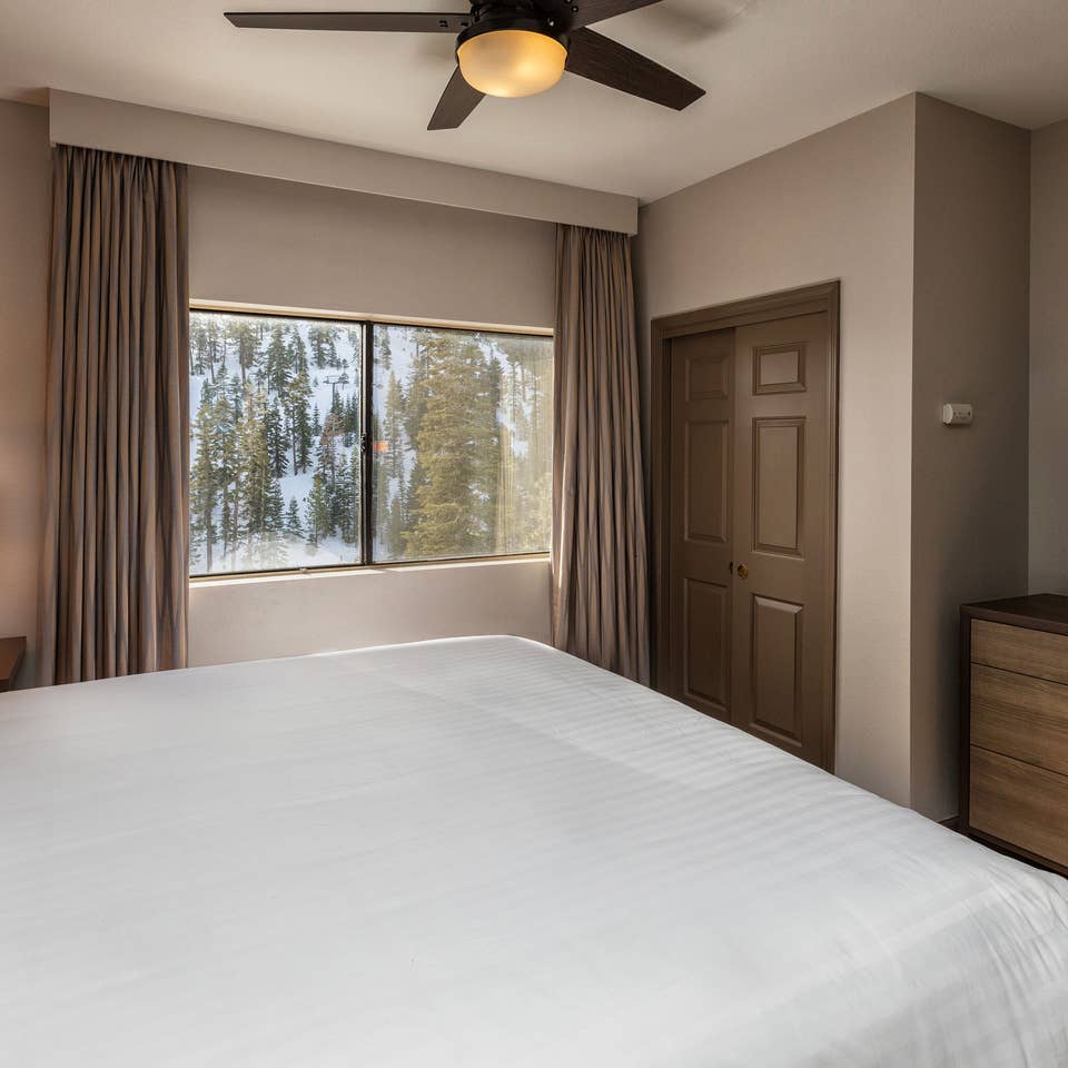 Bedroom in a Ridge Pointe villa at Tahoe Ridge Resort