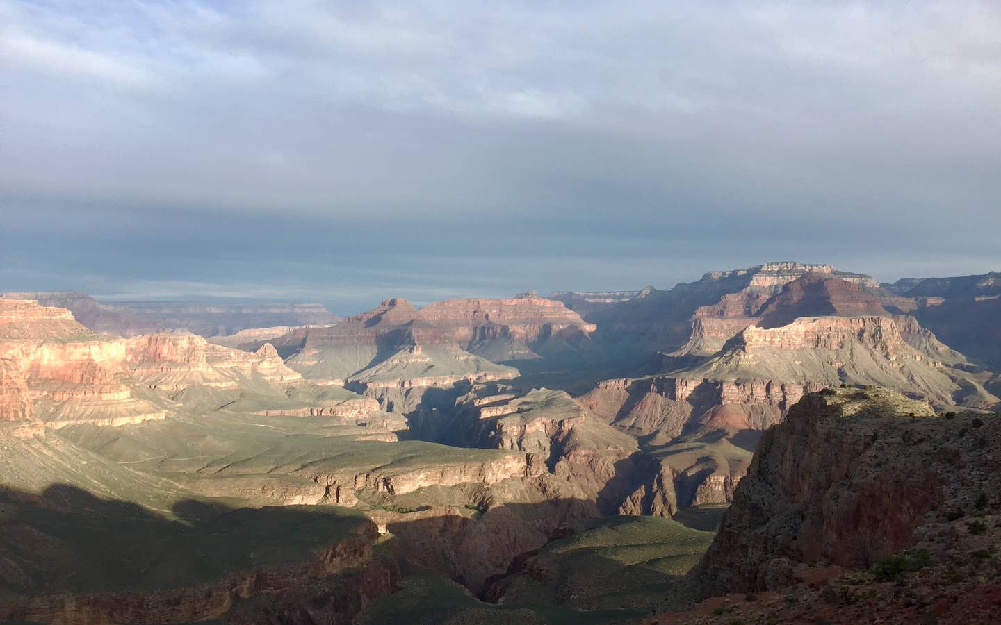A gorgeous view of the mountainous, desert landscape in Arizona.