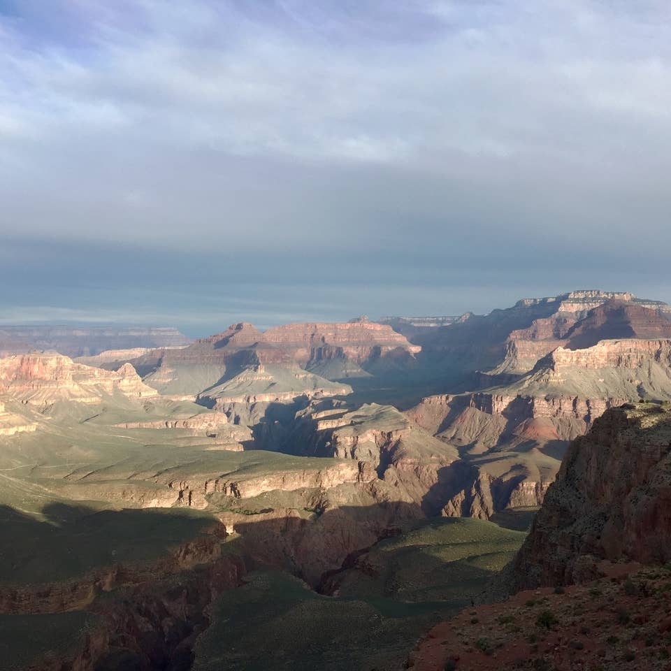 A gorgeous view of the mountainous, desert landscape in Arizona.