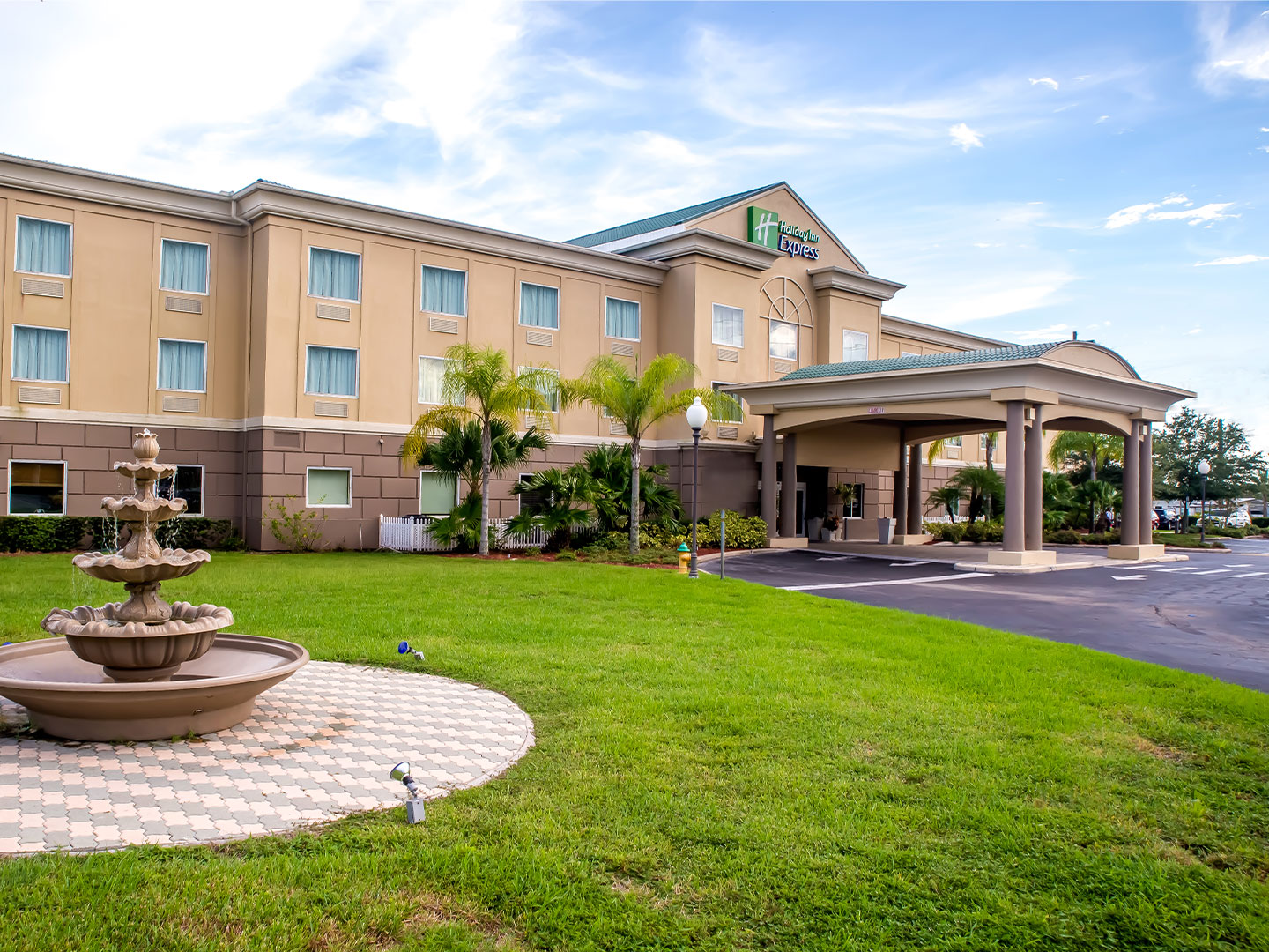 Holiday Inn Express & Suites Cocoa