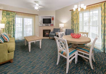 Dining room in a villa at South Beach Resort