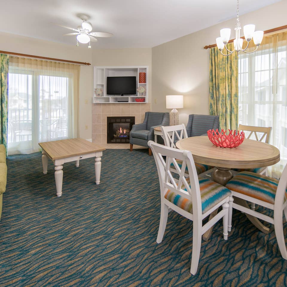Dining room in a villa at South Beach Resort