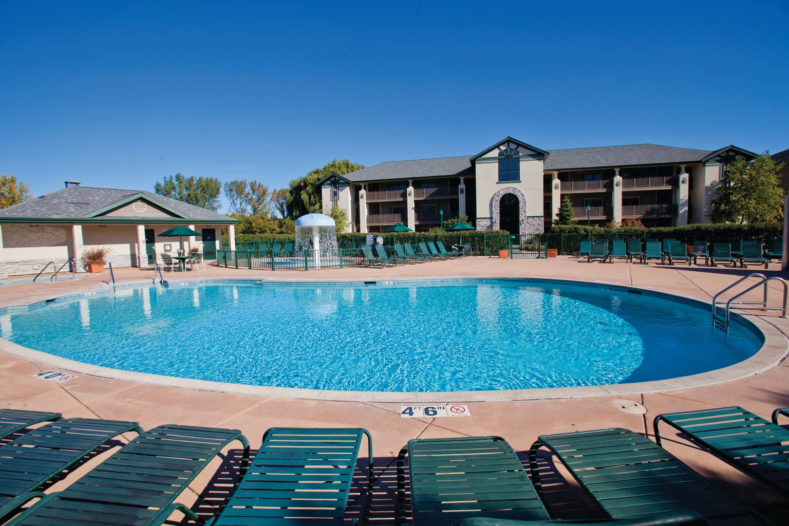 Lake Geneva Resort Deals | HolidayInnClub.com