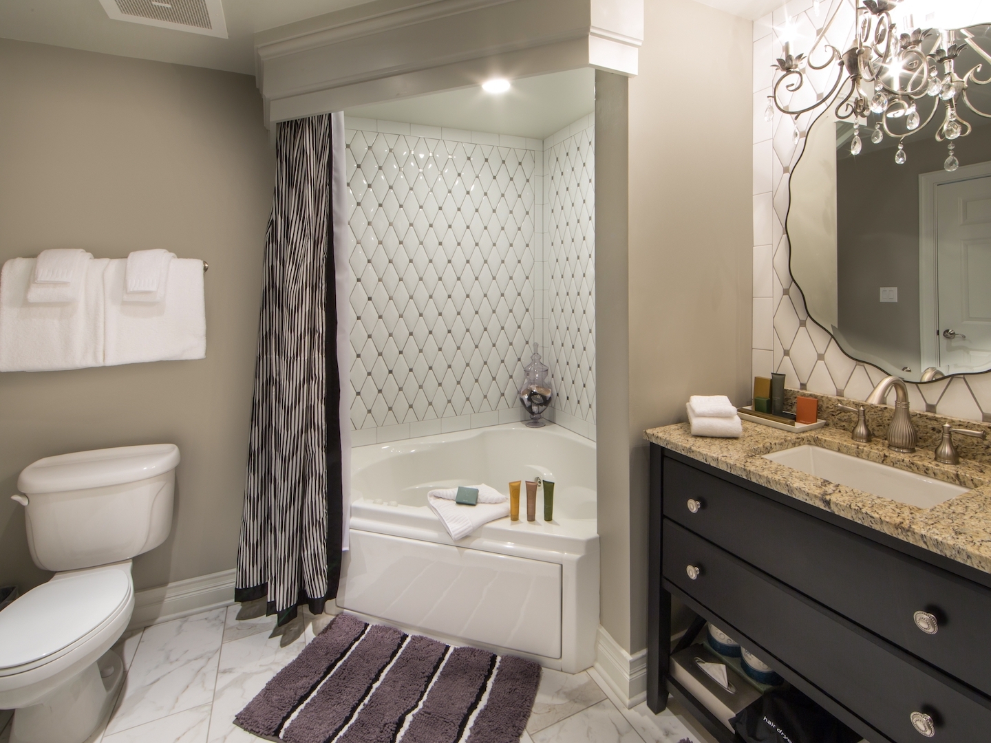 Bathroom in a Signature Collection villa at Williamsburg Resort